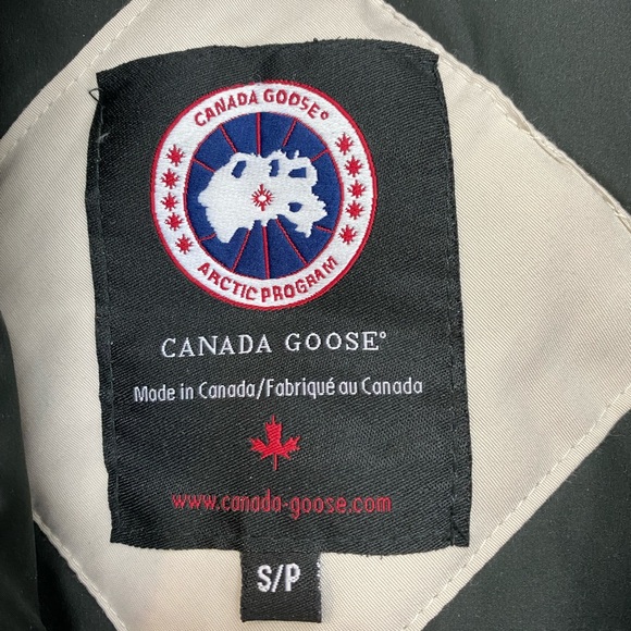 Small Canada Goose Jacket - Picture 3 of 3